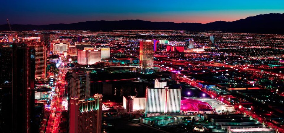 Bild på Las Vegas skyline panorama at night