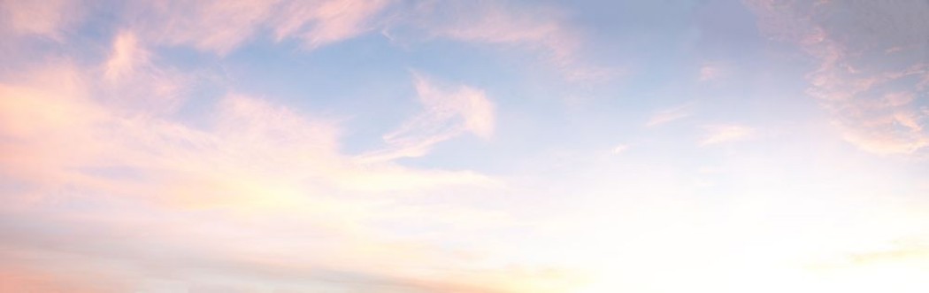 Image de Light soft panorama sunset sky background with pink clouds