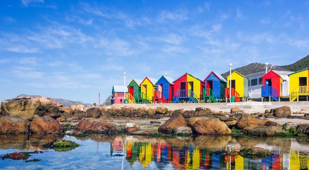 Bild på Colourful Beach Houses in South Africa