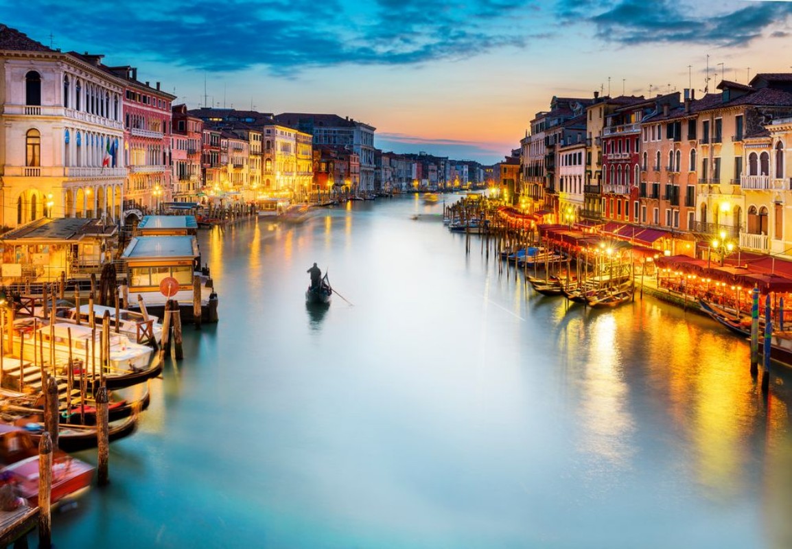 Bild von Grand Canal at night Venice