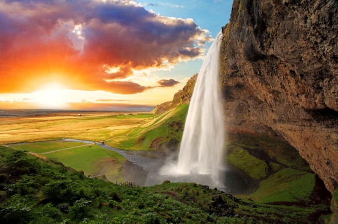 Bild på Waterfall Iceland - Seljalandsfoss