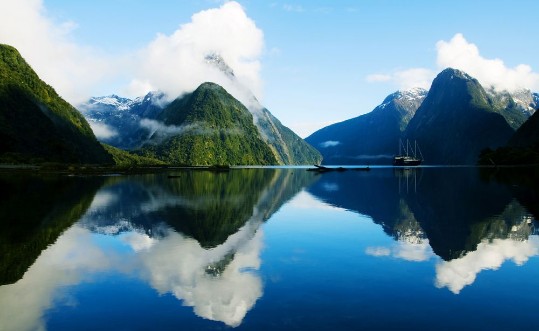 Picture of Milford Sound Fiordland New Zealand