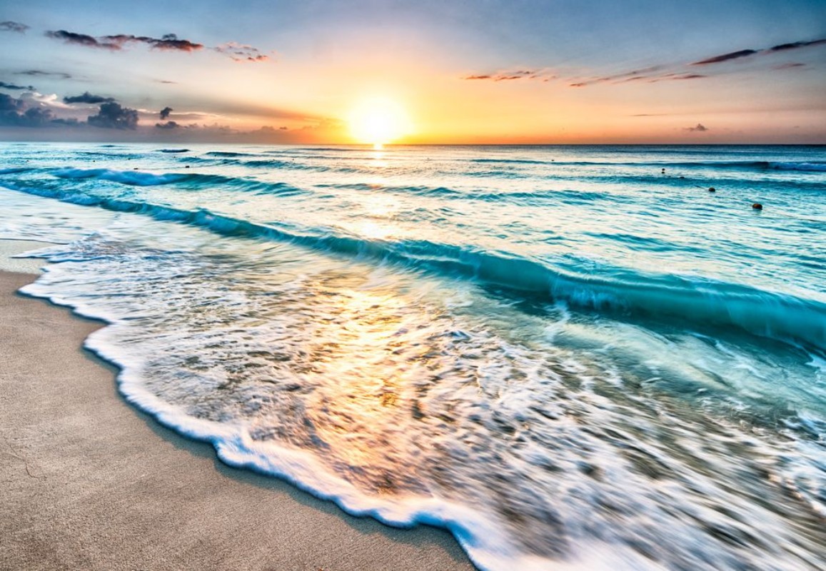 Imagem de Sunrise over beach in Cancun