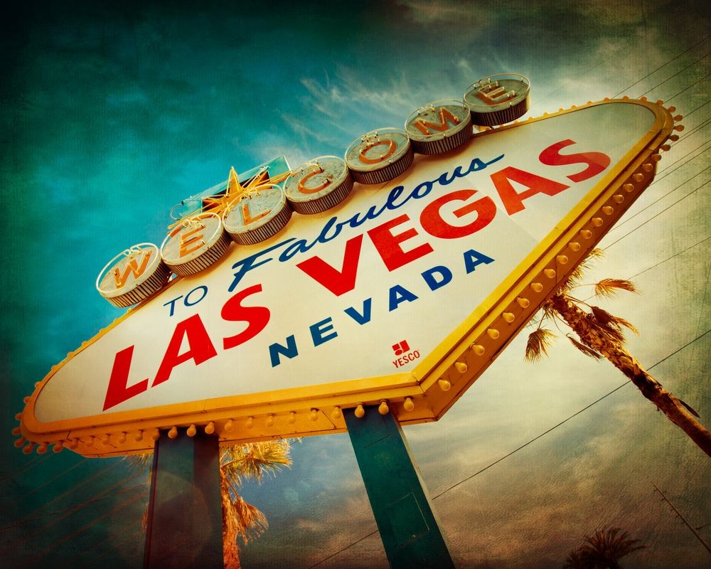 Bild på Famous Welcome to Las Vegas sign with vintage texture