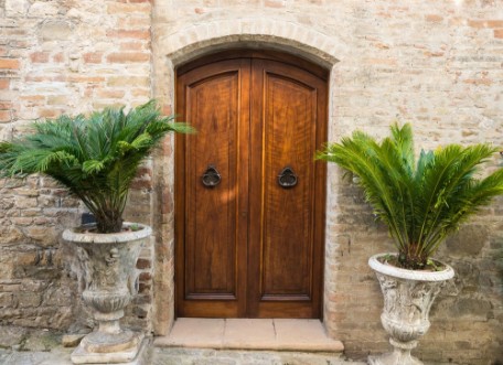 Bild på Elegante porta di legno