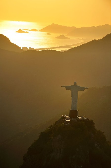 Afbeeldingen van Aerial view of Christ on Corcovado Hill Rio de Janeiro Brazil