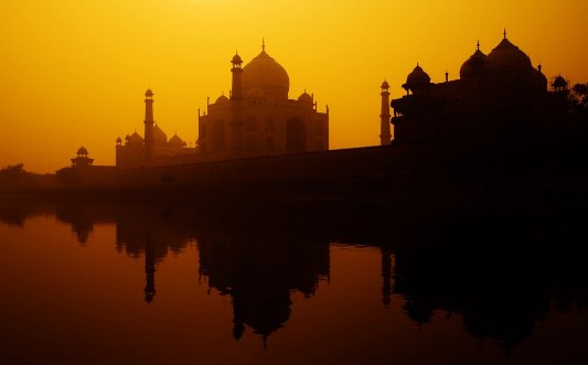 Afbeeldingen van Sunset Silhouette Grand Taj Mahal Concept