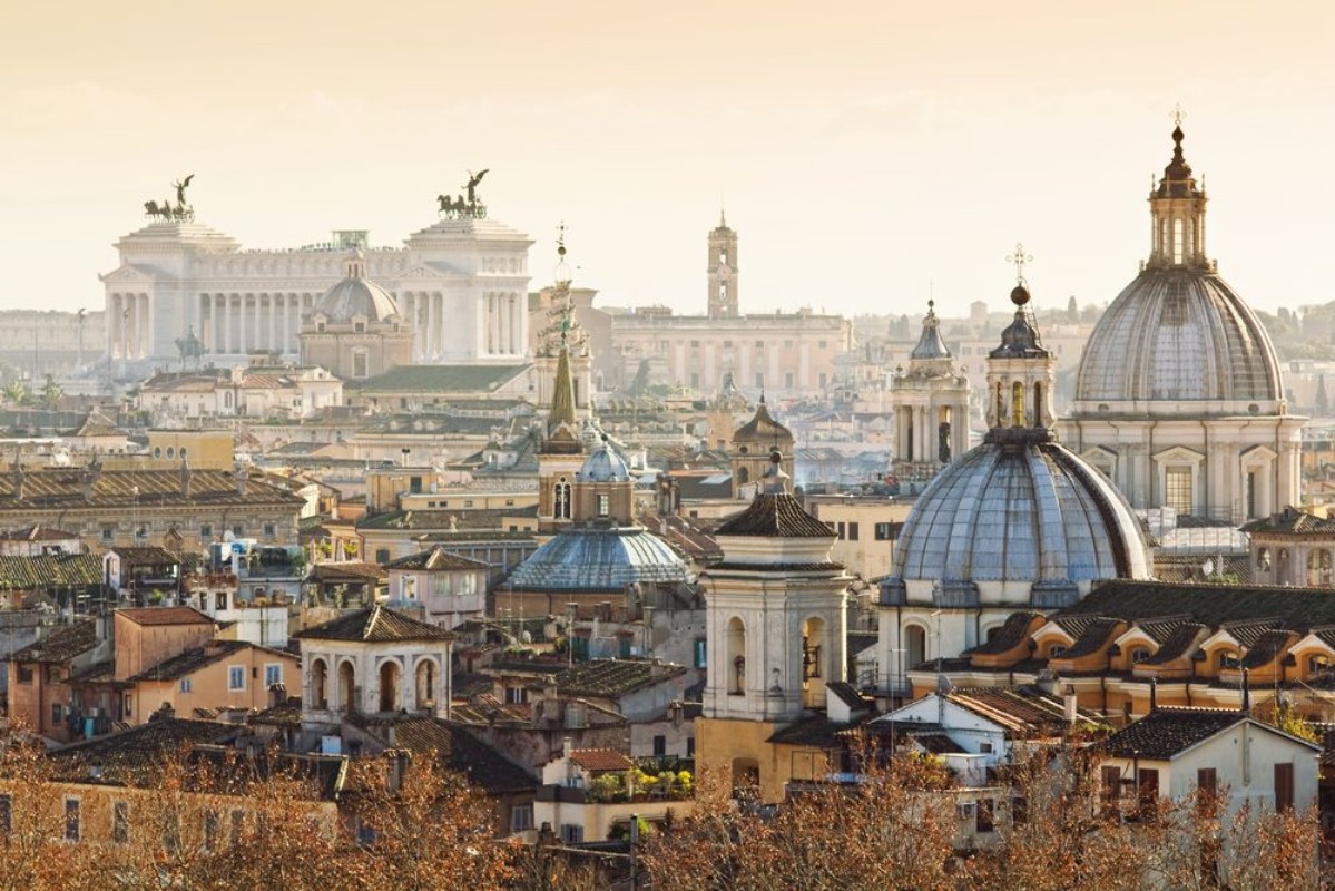 Afbeeldingen van Panorama of old town in Rome Italy