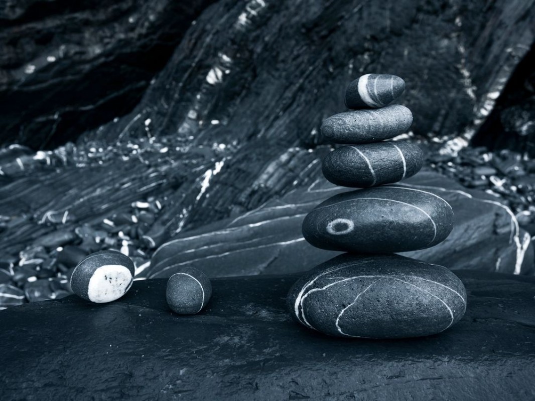 Afbeeldingen van Abstract background with round peeble stones