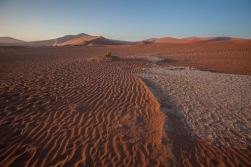 Afbeeldingen van Cracked soil Sossusvlei Namibia