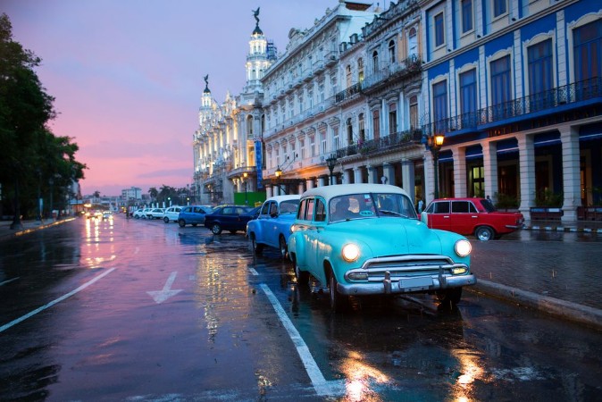 Bild på Classic old car on streets of Havana Cuba