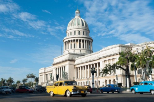 Afbeeldingen van Havana Cuba Capitolio Building with Cars