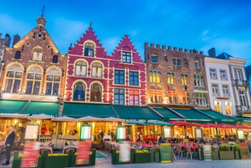Bild på Beautiful night in Market Square Bruges - Belgium