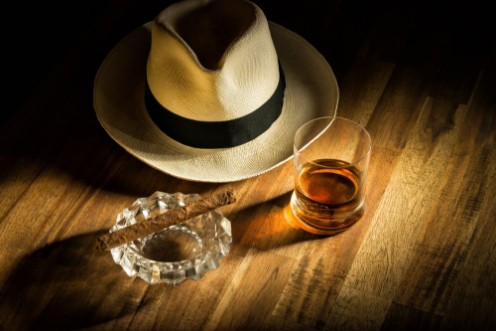 Image de Rum Hut und Zigarre