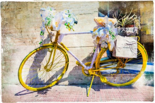 Afbeeldingen van Vintage bike decorated with flowers