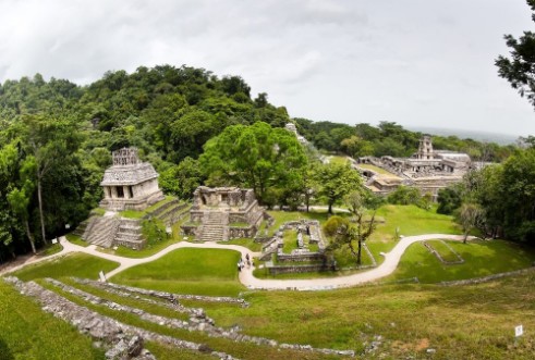 Afbeeldingen van Mayan ruins in Palenque Chiapas Mexico Palace and observatory