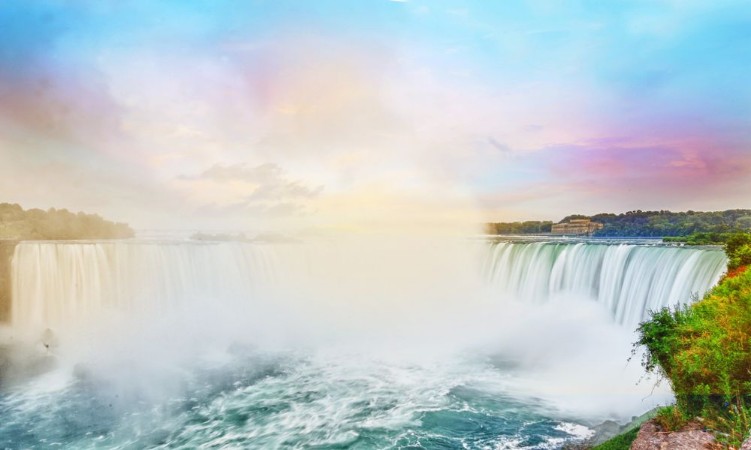 Afbeeldingen van Vivid Niagara falls Ontario Canada