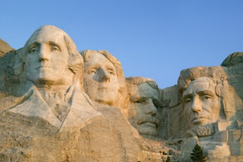 Image de Sunrise on Presidents George Washington Thomas Jefferson Teddy Roosevelt and Abraham Lincoln at Mount Rushmore National Memorial South Dakota