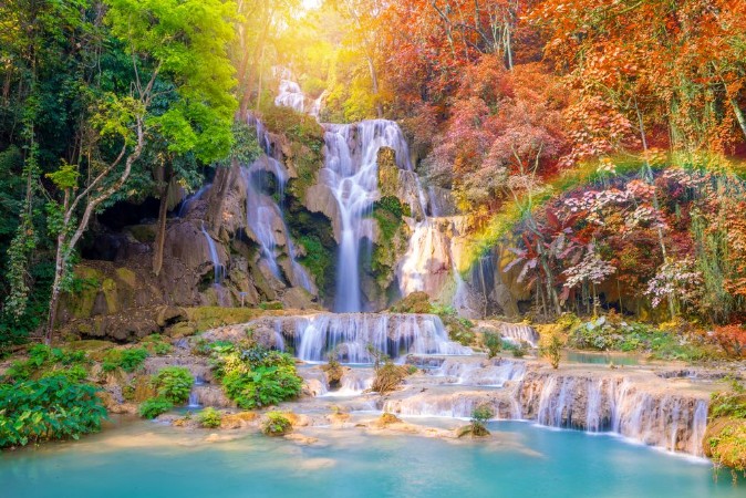 Afbeeldingen van Waterfall in rain forest Tat Kuang Si Waterfalls at Laos