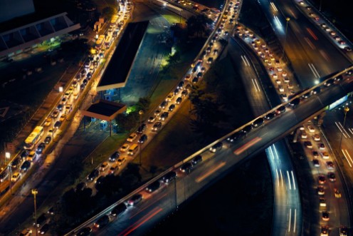 Afbeeldingen van Panama City Traffic Cars On Highway And Streets At Night