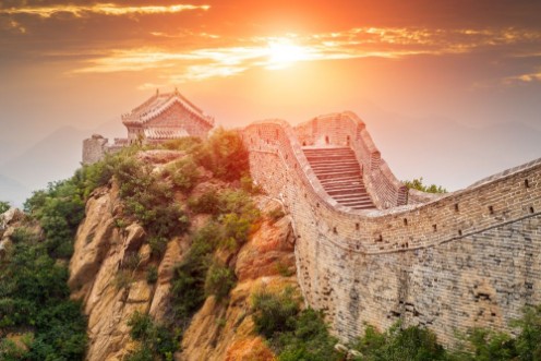 Bild på Great wall under sunshine during sunsetin Beijing China