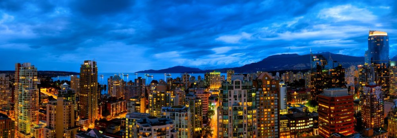 Afbeeldingen van Vancouver Canada panorama skyline at sunset Aerial view 