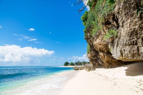 Afbeeldingen van Tropical beach with white sand in Bali