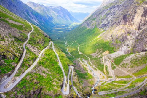 Image de The view from the height of the trollstigen