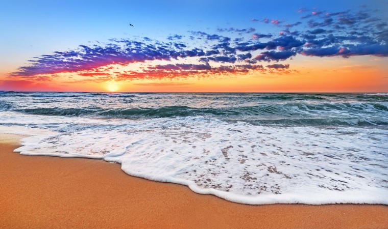Afbeeldingen van Colorful ocean beach sunrise